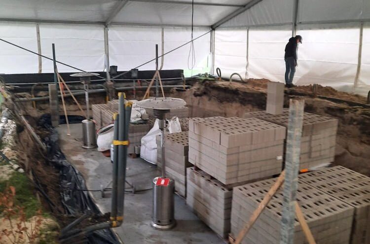 NL-Tenten-aluhal-10x15meter--tijdelijke-zwembadoverkapping-binnen doorwerk tent zwembadoverkapping