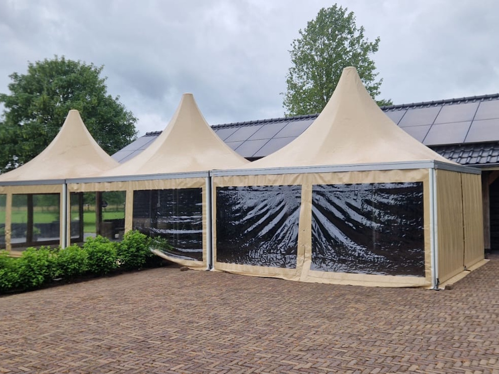 Pagodetent partytent Elburg Kloostertuin uitreiking